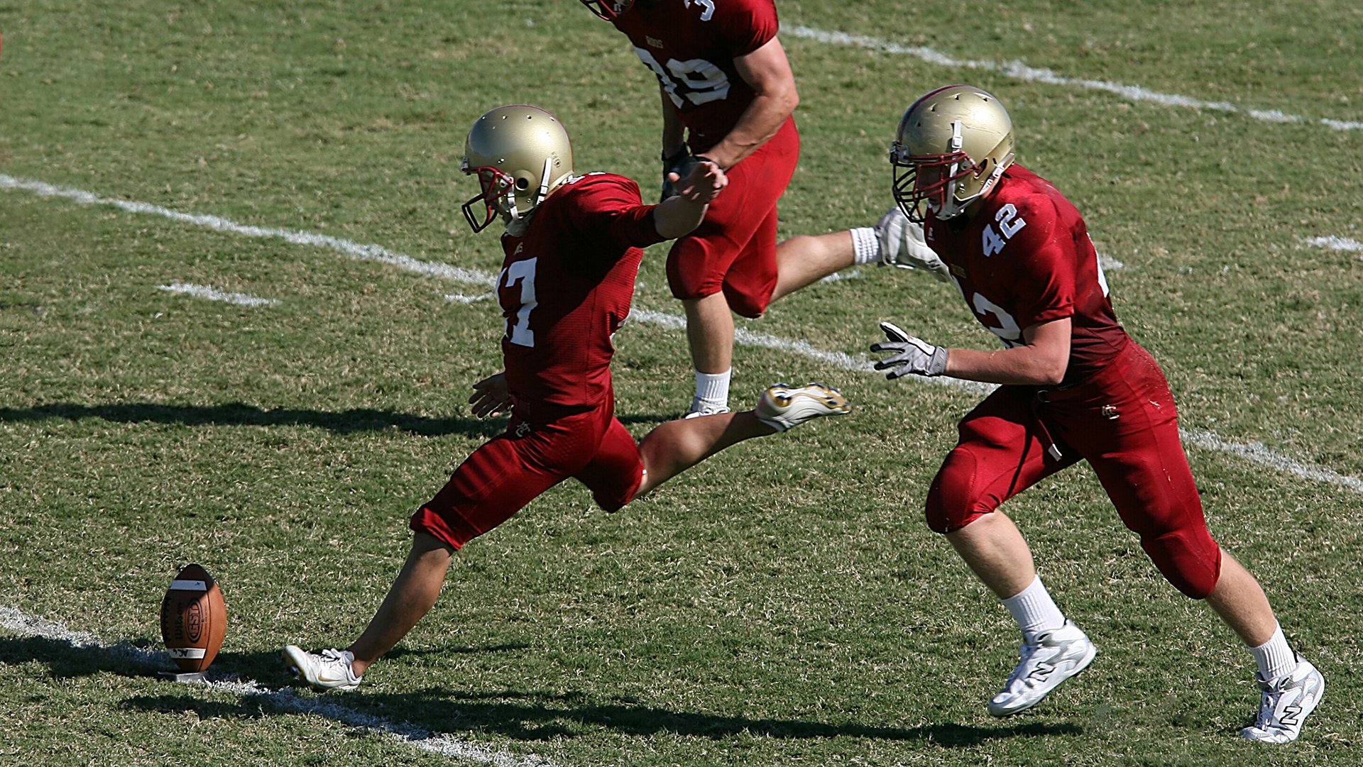 9游游戏官网-中国足球职业联赛明星球员激励机制创新，足球明星工资怎么算
